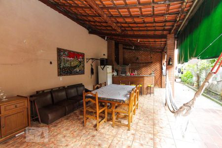 Casa para alugar com 268m², 4 quartos e 2 vagas Casa para alugar com 268m², 4 quartos e 2 vagasCorredor