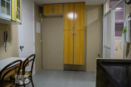Apartamento para alugar com 73m², 2 quartos e 1 vagaCozinha