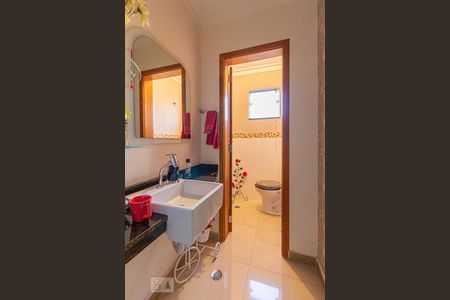 Lavabo de casa para alugar com 4 quartos, 215m² em Quitaúna, Osasco
