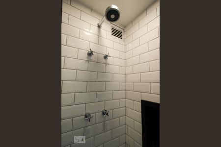 Banheiro  de kitnet/studio para alugar com 1 quarto, 32m² em Vila Olímpia, São Paulo