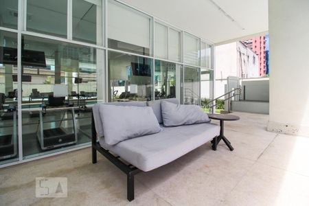 Studio para alugar com 32m², 1 quarto e 1 vaga Studio para alugar com 32m², 1 quarto e 1 vagaÁrea comum - Piscina
