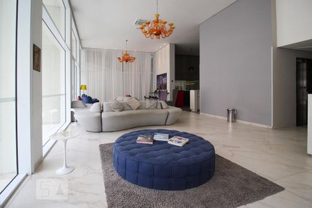 Studio para alugar com 32m², 1 quarto e 1 vaga Studio para alugar com 32m², 1 quarto e 1 vagaHall/Espaço Gourmet