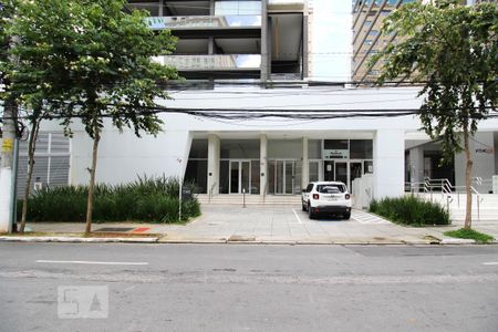 Studio para alugar com 32m², 1 quarto e 1 vaga Studio para alugar com 32m², 1 quarto e 1 vagaFachada