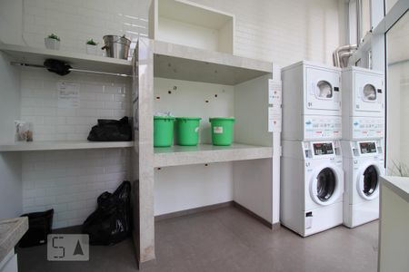Studio para alugar com 32m², 1 quarto e 1 vaga Studio para alugar com 32m², 1 quarto e 1 vagaLavanderia