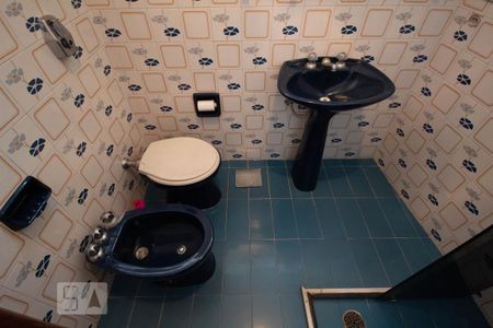 Casa à venda com 195m², 3 quartos e 3 vagasBanheiro da Suíte