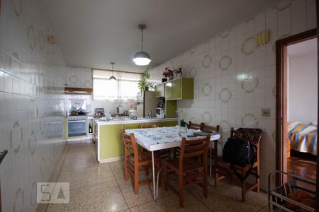 Casa à venda com 195m², 3 quartos e 3 vagasCozinha