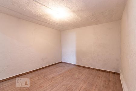 Quarto de casa para alugar com 1 quarto, 70m² em Jardim Eliane, São Paulo