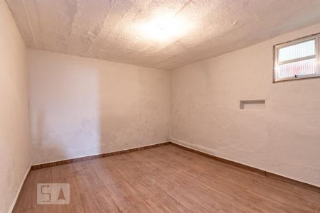 Quarto de casa para alugar com 1 quarto, 70m² em Jardim Eliane, São Paulo