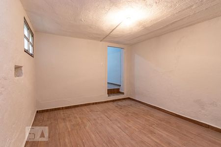 Quarto de casa para alugar com 1 quarto, 70m² em Jardim Eliane, São Paulo