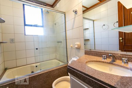 Apartamento para alugar com 45m², 1 quarto e 1 vaga Apartamento para alugar com 45m², 1 quarto e 1 vagaBanheiro da Suíte