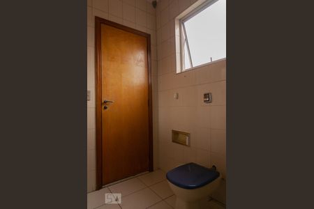 Casa à venda com 330m², 4 quartos e 2 vagasBanheiro da Suíte 1