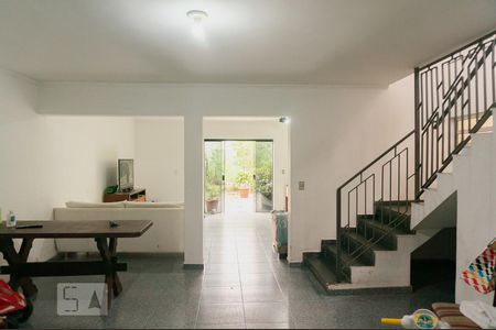 Sala de casa à venda com 4 quartos, 330m² em Chora Menino, São Paulo