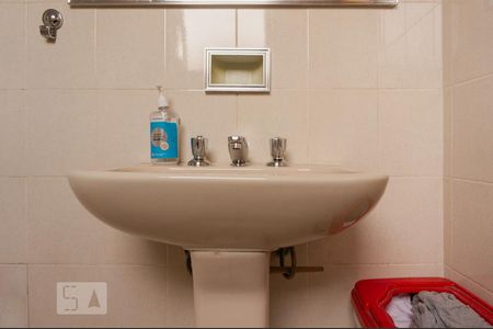 Casa à venda com 330m², 4 quartos e 2 vagasBanheiro da Suíte 1