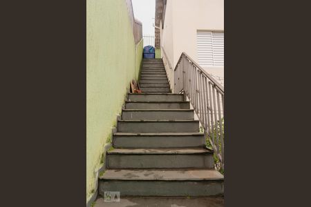 Casa à venda com 330m², 4 quartos e 2 vagasEscadas