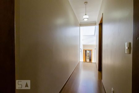 Casa à venda com 130m², 3 quartos e 2 vagasCorredor