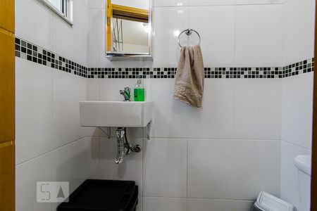 Casa à venda com 130m², 3 quartos e 2 vagasBanheiro de Serviço