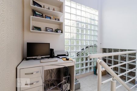 Casa à venda com 130m², 3 quartos e 2 vagasEscritório