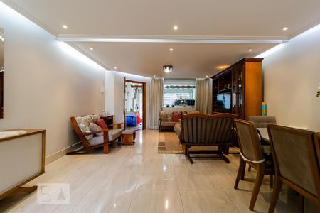 Sala de casa à venda com 3 quartos, 130m² em Jardim Maria Estela, São Paulo