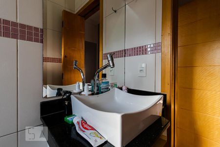 Casa à venda com 130m², 3 quartos e 2 vagasBanheiro da Suíte 1