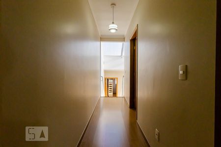 Casa à venda com 130m², 3 quartos e 2 vagasCorredor