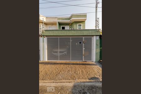 Casa à venda com 130m², 3 quartos e 2 vagasFachada