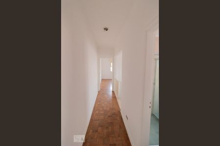 Casa à venda com 135m², 3 quartos e 2 vagasCorredor