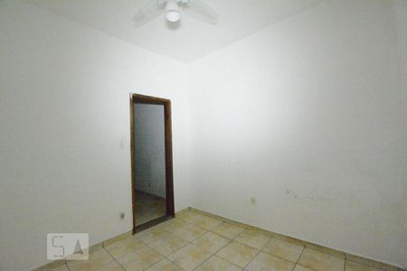 Quarto 1 de apartamento para alugar com 1 quarto, 60m² em Olaria, Rio de Janeiro