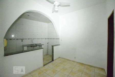Sala de apartamento para alugar com 1 quarto, 60m² em Olaria, Rio de Janeiro