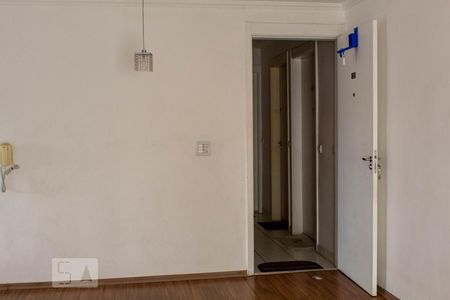 Sala de apartamento para alugar com 2 quartos, 56m² em Jardim Santo Antonio, São Paulo