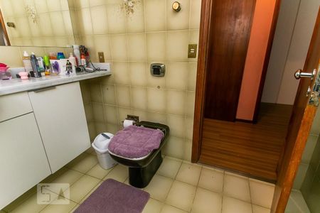 Casa de condomínio à venda com 188m², 3 quartos e 2 vagasBanheiro 1