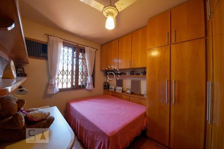 Casa de condomínio à venda com 177m², 4 quartos e 4 vagasQuarto