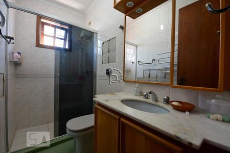 Casa de condomínio à venda com 177m², 4 quartos e 4 vagasBanheiro