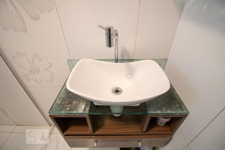 Casa à venda com 180m², 2 quartos e 5 vagasDetalhe - Banheiro
