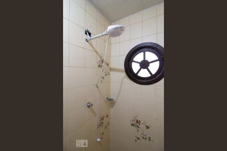 Casa à venda com 300m², 4 quartos e 2 vagasDetalhe banheiro