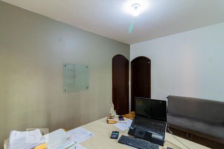 Casa à venda com 300m², 4 quartos e 2 vagasSuíte