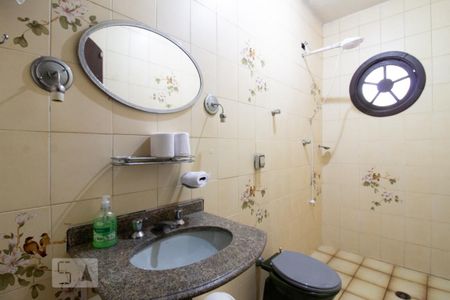 Casa à venda com 300m², 4 quartos e 2 vagasBanheiro