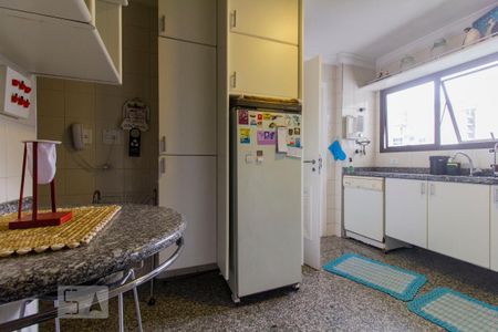 Apartamento para alugar com 133m², 3 quartos e 2 vagasCozinha