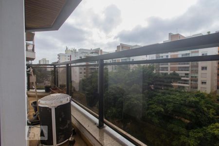 Apartamento para alugar com 133m², 3 quartos e 2 vagasVaranda