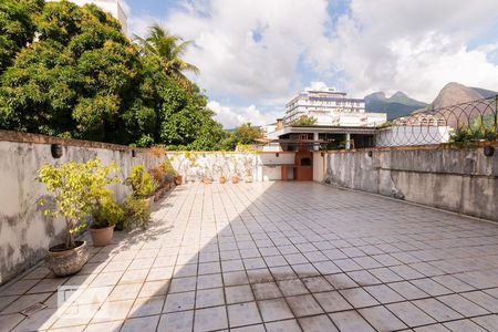 Apartamento à venda com 86m², 2 quartos e 1 vagaÁrea comum