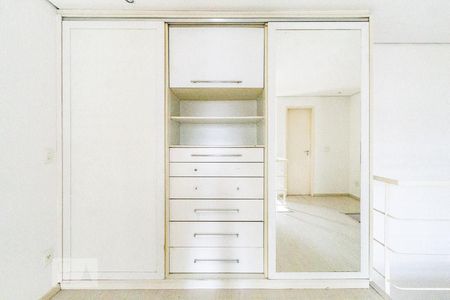 Studio para alugar com 42m², 1 quarto e 1 vaga Studio para alugar com 42m², 1 quarto e 1 vagaQuarto