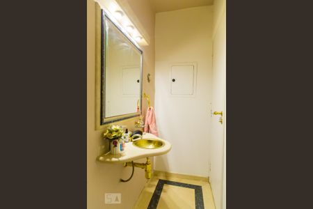 Lavabo de casa para alugar com 3 quartos, 160m² em Parque Jabaquara, São Paulo