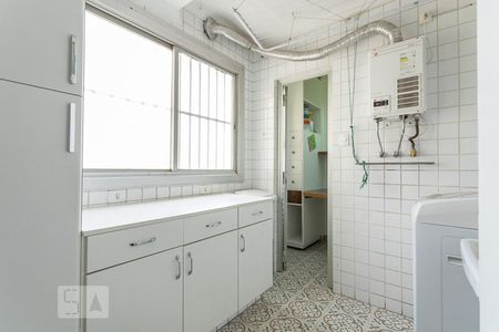 Apartamento para alugar com 130m², 3 quartos e 1 vagaÁrea de Serviço
