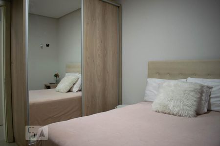 Casa de condomínio à venda com 213m², 4 quartos e 4 vagasQuarto 2