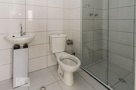 Banheiro de kitnet/studio para alugar com 1 quarto, 32m² em Vila Ema, São Paulo