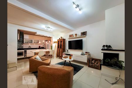 Sala de casa de condomínio à venda com 3 quartos, 143m² em Ipanema, Porto Alegre
