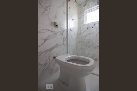 Casa para alugar com 57m², 2 quartos e sem vagaBanheiro