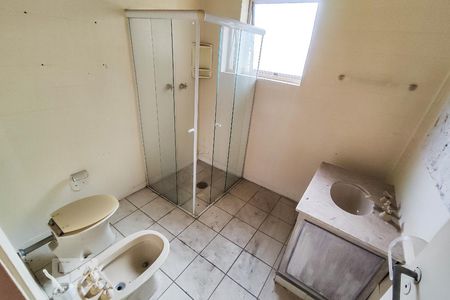 Casa à venda com 748m², 4 quartos e 6 vagasBanheiro Suíte 2