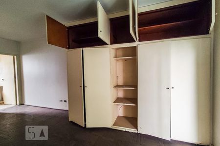 Casa à venda com 748m², 4 quartos e 6 vagasSuíte 2