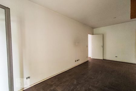 Casa à venda com 748m², 4 quartos e 6 vagasSuíte 2