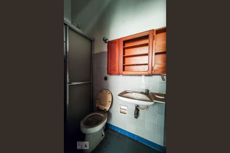 Casa à venda com 748m², 4 quartos e 6 vagasÁrea de Serviço - Banheiro